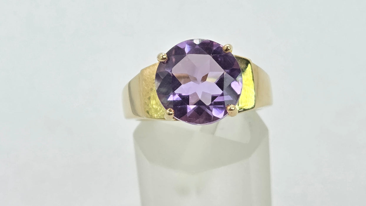 Vintage: 9ct Gold Amethyst Signet Ring