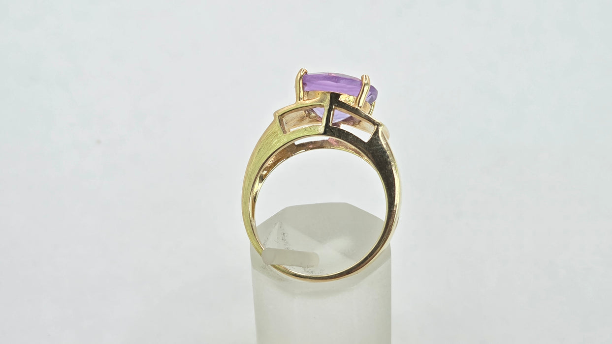 Vintage: 9ct Gold Amethyst Signet Ring