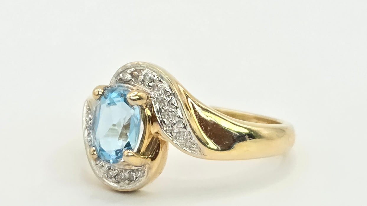 Vintage: 9ct Gold Blue Topaz & Diamond Crossover Ring