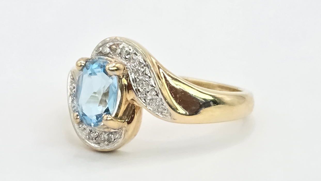 Vintage: 9ct Gold Blue Topaz & Diamond Crossover Ring