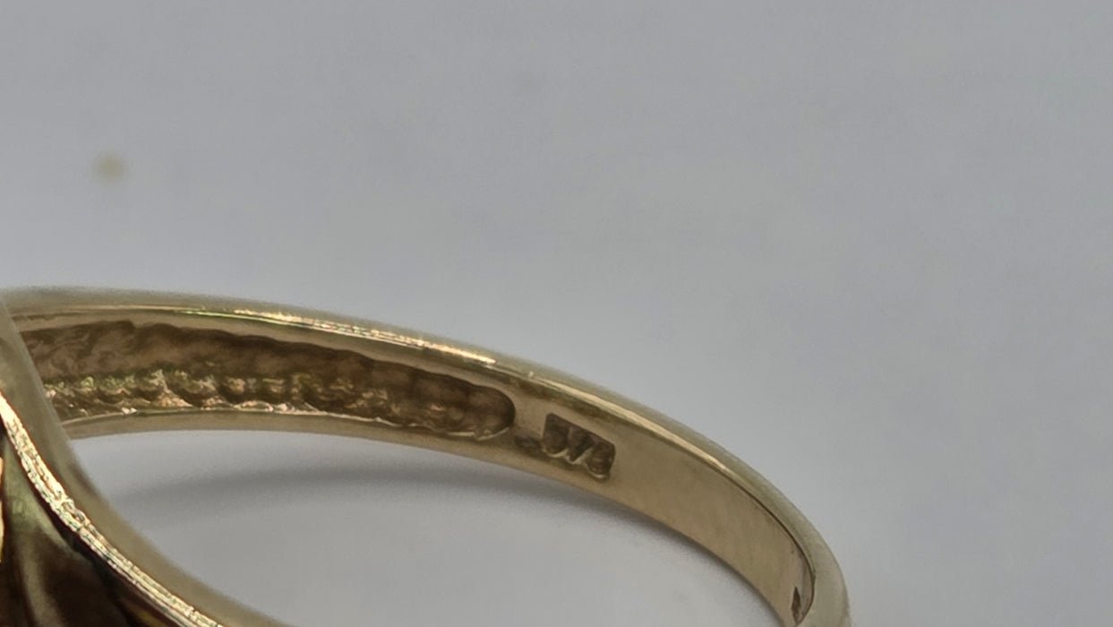 Vintage: 9ct Gold Blue Topaz & Diamond Crossover Ring