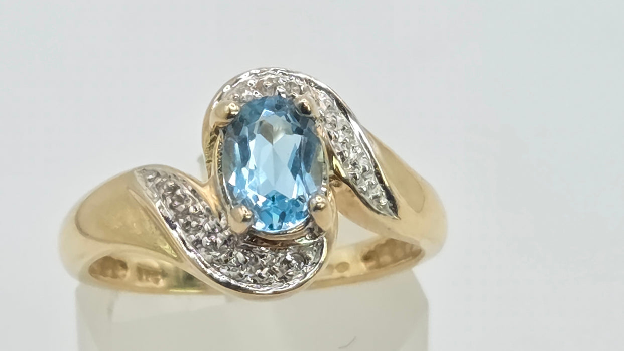 Vintage: 9ct Gold Blue Topaz & Diamond Crossover Ring