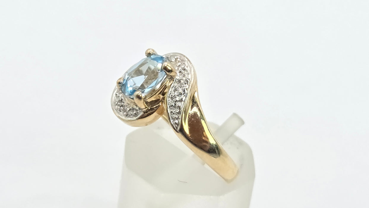 Vintage: 9ct Gold Blue Topaz & Diamond Crossover Ring