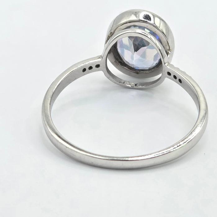 Vintage: 9ct White Gold Blue Topaz & Diamond Shoulder Ring