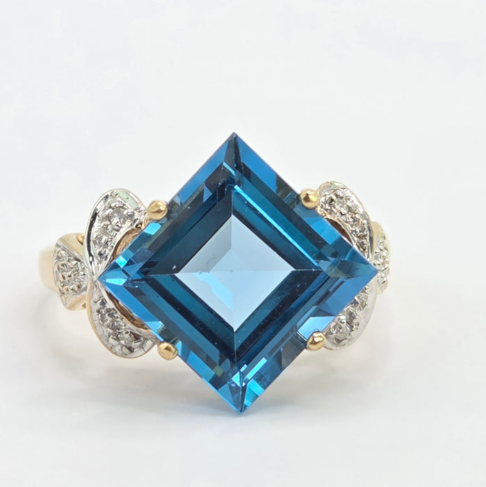 Vintage: 9ct Gold London Blue Topaz & Diamond Offset Square Ring