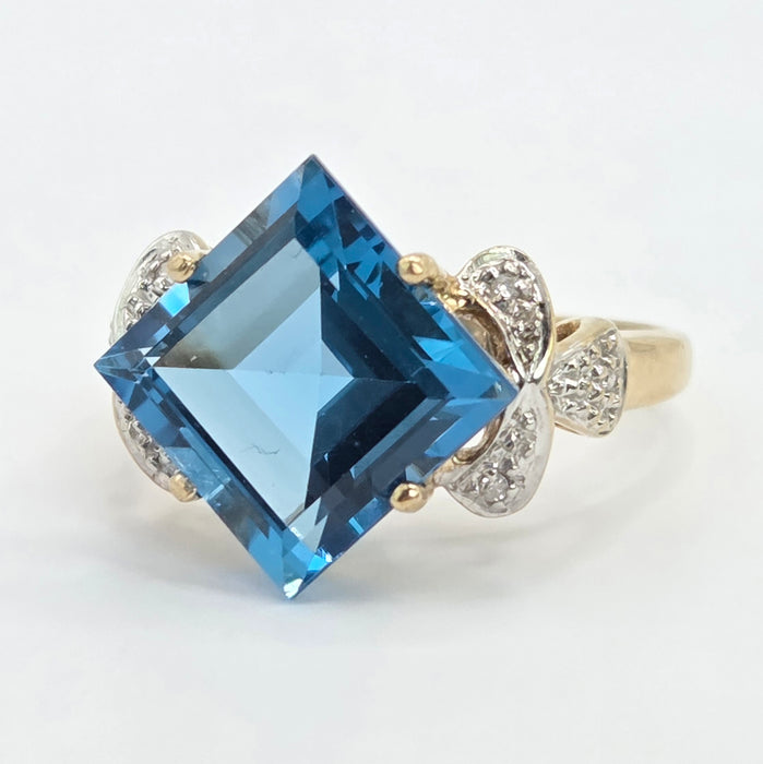 Vintage: 9ct Gold London Blue Topaz & Diamond Offset Square Ring
