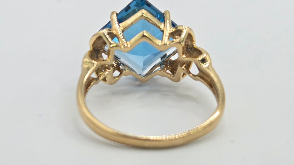 Vintage: 9ct Gold London Blue Topaz & Diamond Offset Square Ring