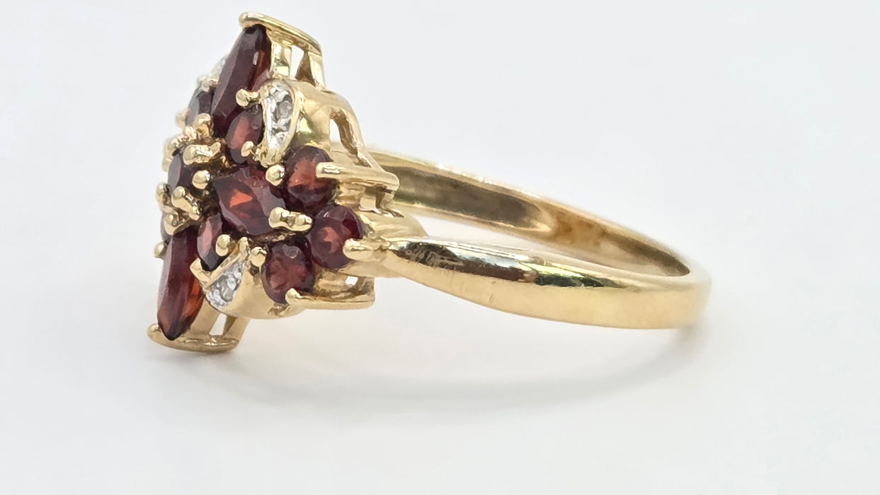 Vintage: 9ct Gold Garnet & Diamond Starburst Cluster Dress Ring