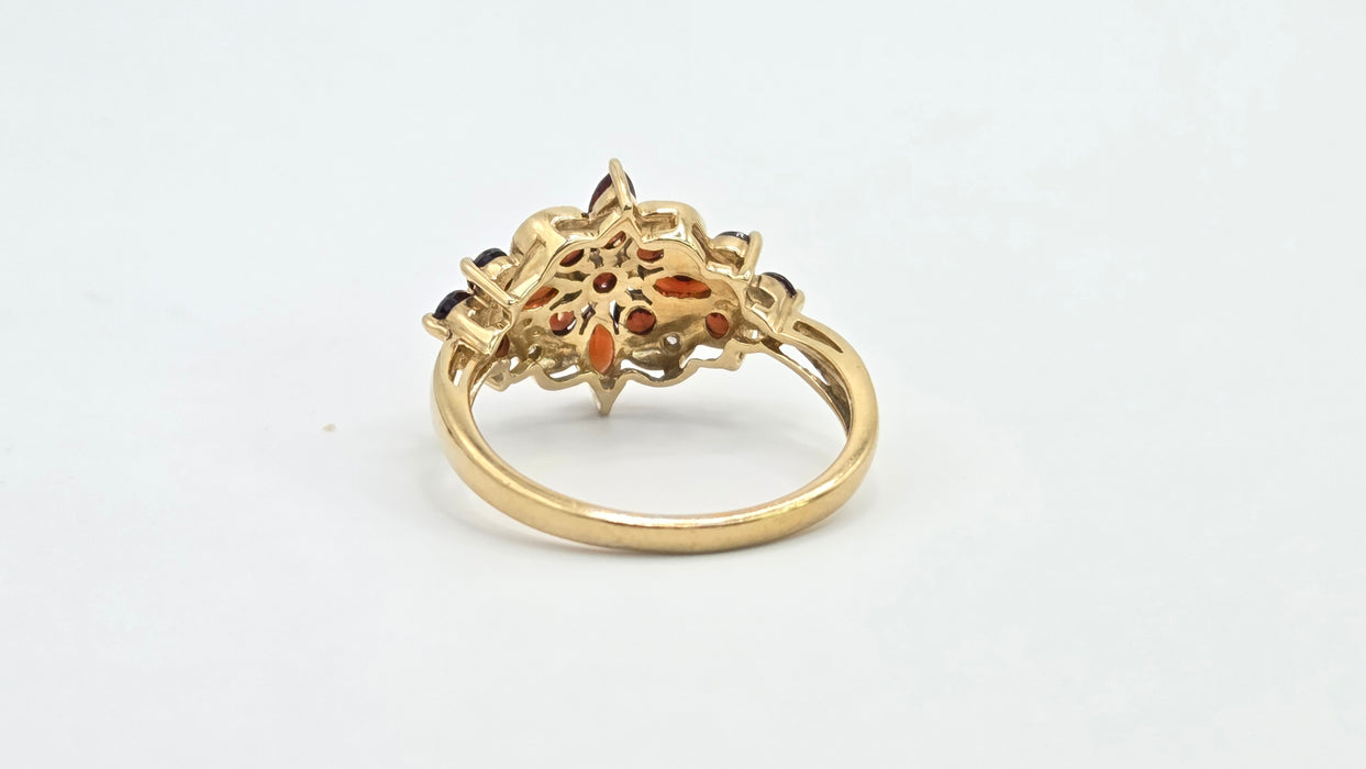 Vintage: 9ct Gold Garnet & Diamond Starburst Cluster Dress Ring