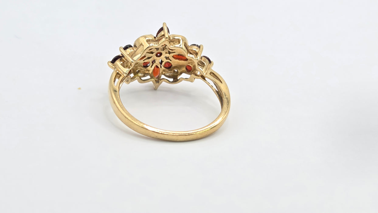 Vintage: 9ct Gold Garnet & Diamond Starburst Cluster Dress Ring