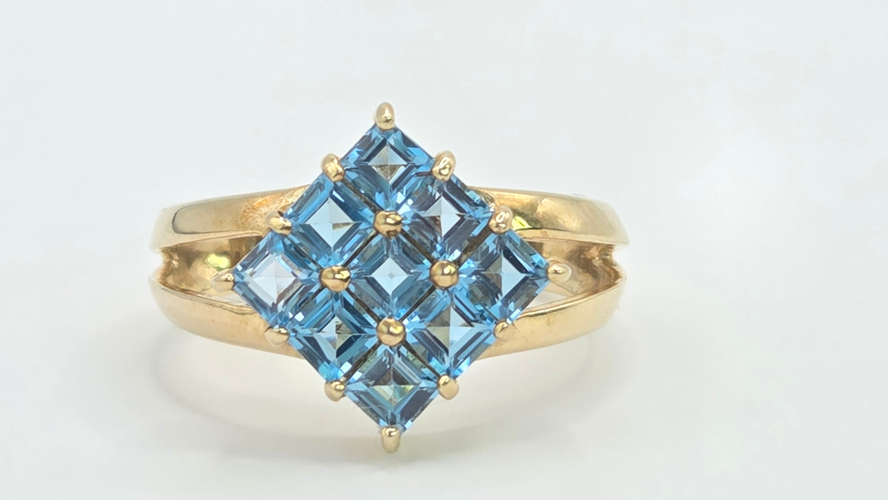 Vintage: 9ct Yellow Gold Blue Topaz Geometric Cluster Ring