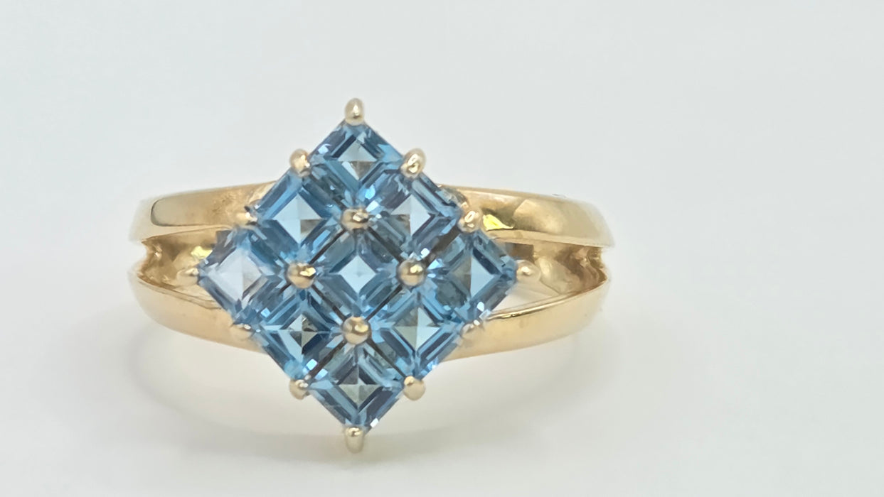 Vintage: 9ct Yellow Gold Blue Topaz Geometric Cluster Ring