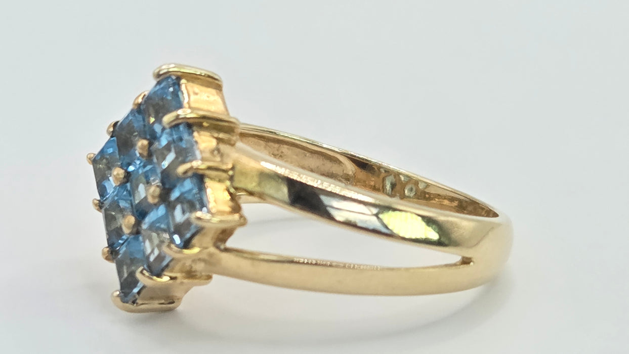 Vintage: 9ct Yellow Gold Blue Topaz Geometric Cluster Ring