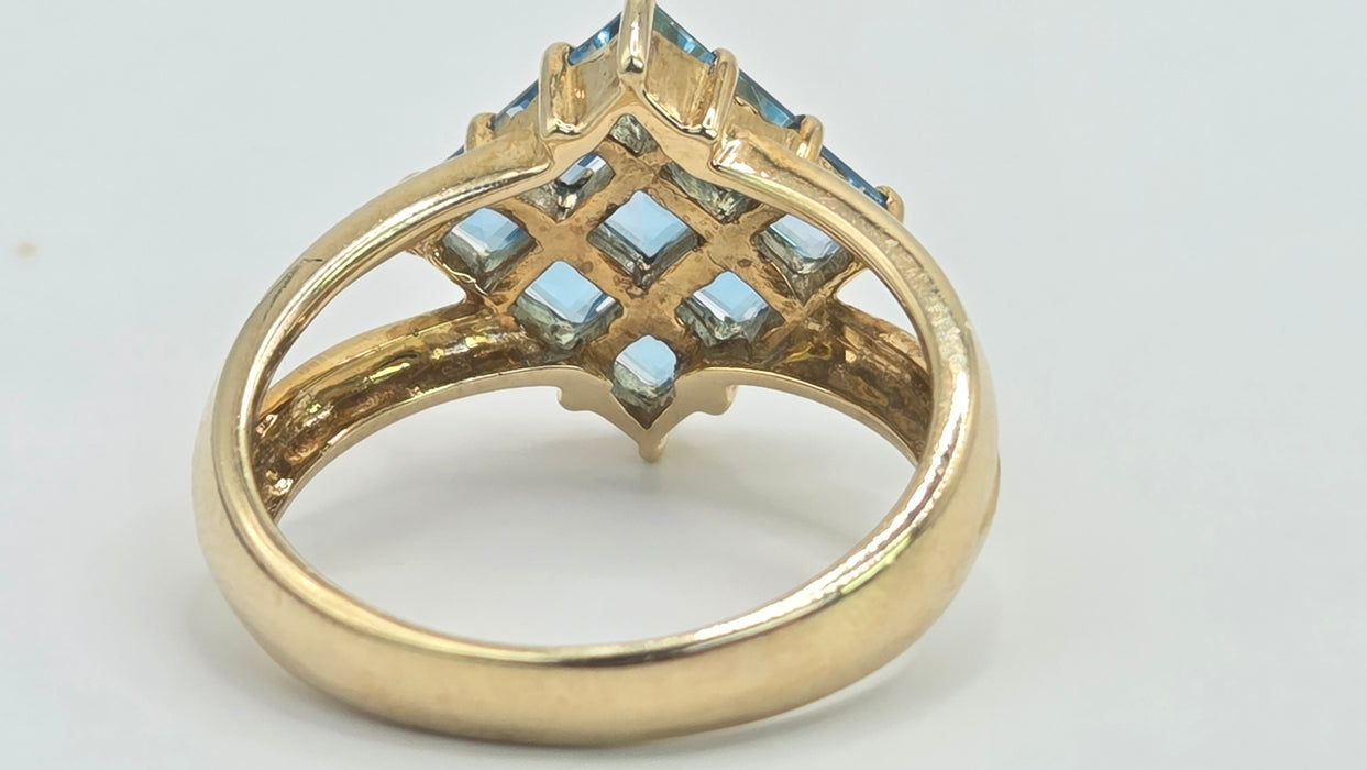 Vintage: 9ct Yellow Gold Blue Topaz Geometric Cluster Ring