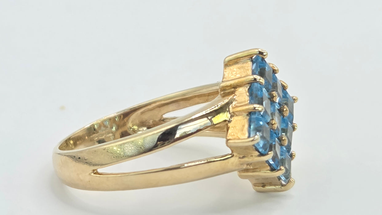 Vintage: 9ct Yellow Gold Blue Topaz Geometric Cluster Ring