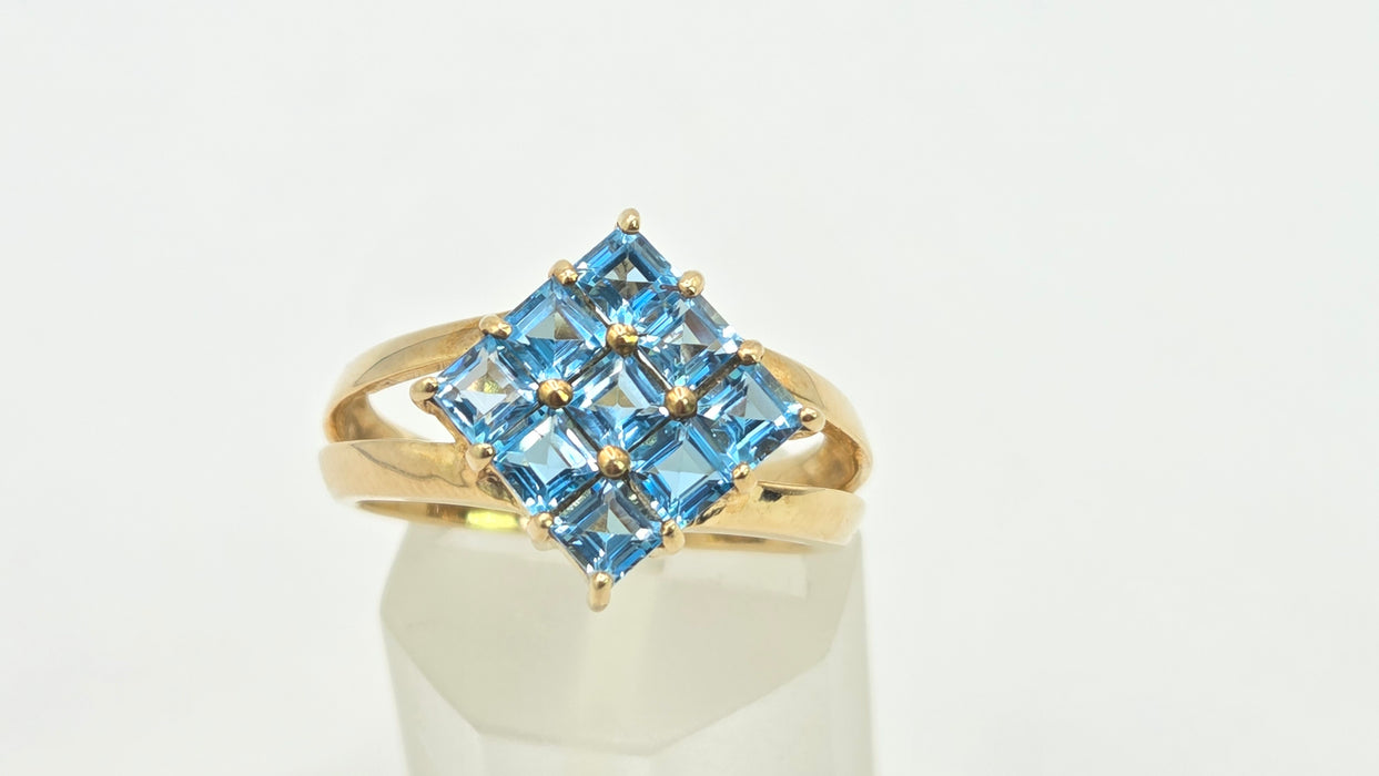 Vintage: 9ct Yellow Gold Blue Topaz Geometric Cluster Ring