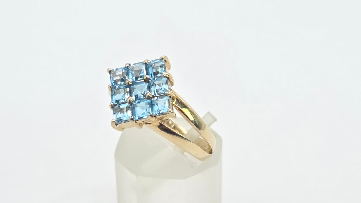 Vintage: 9ct Yellow Gold Blue Topaz Geometric Cluster Ring