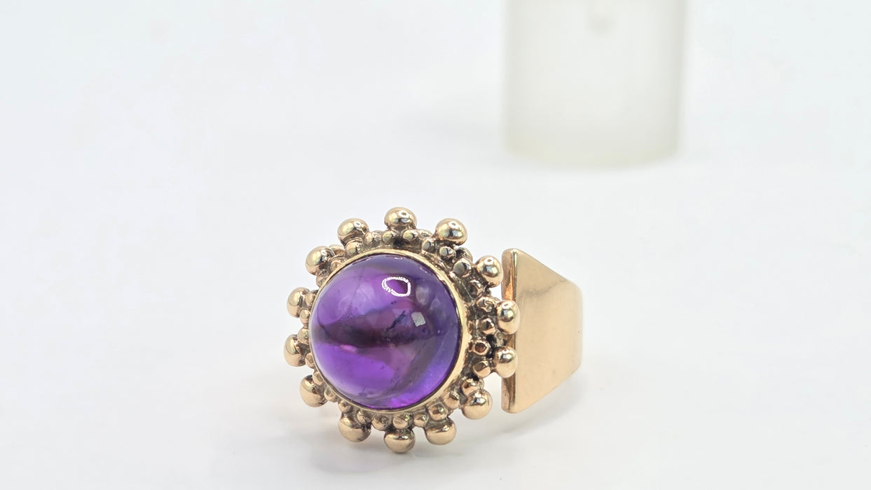 Vintage: 9ct Gold Round Cabochon Amethyst Cocktail Ring — From 1970
