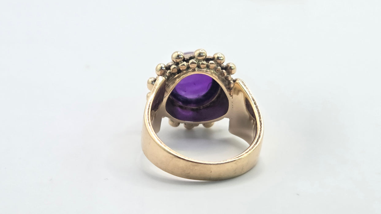 Vintage: 9ct Gold Round Cabochon Amethyst Cocktail Ring — From 1970