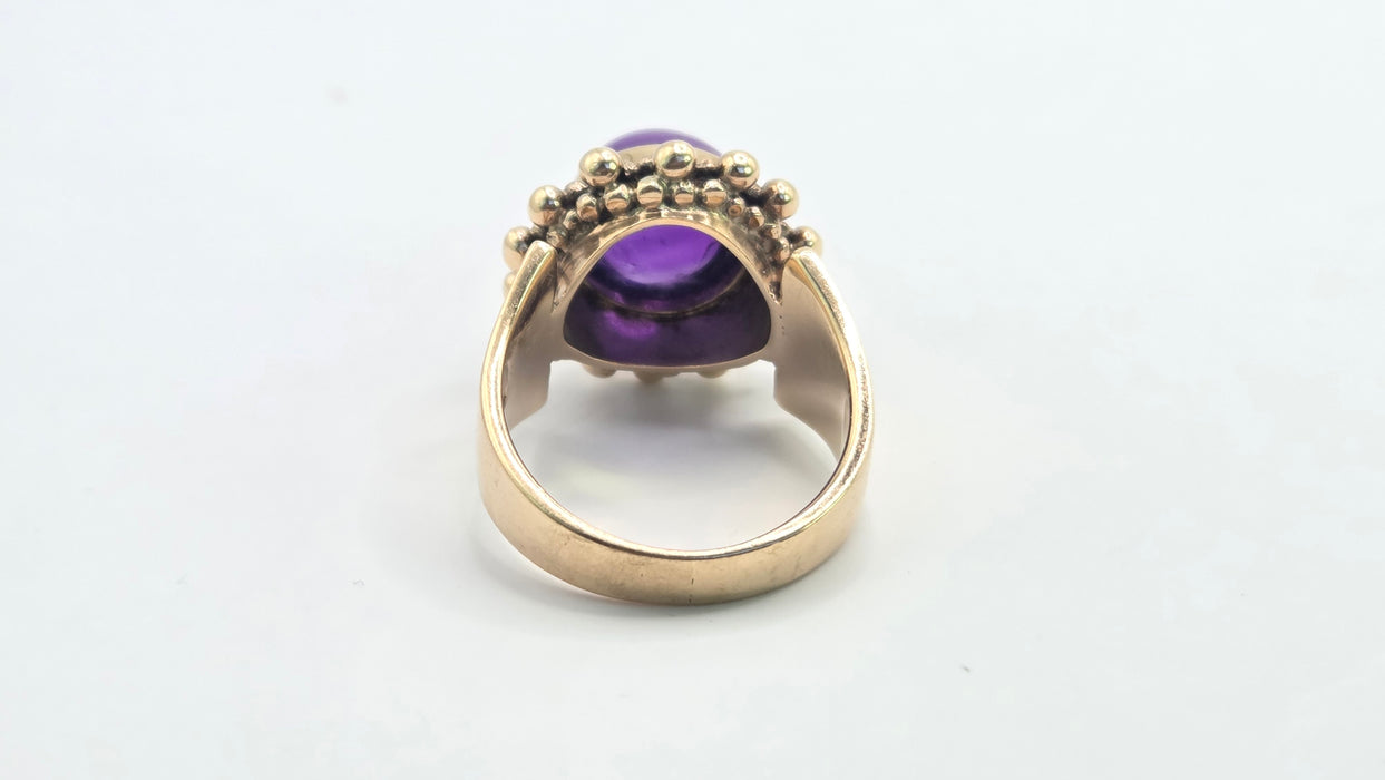Vintage: 9ct Gold Round Cabochon Amethyst Cocktail Ring — From 1970