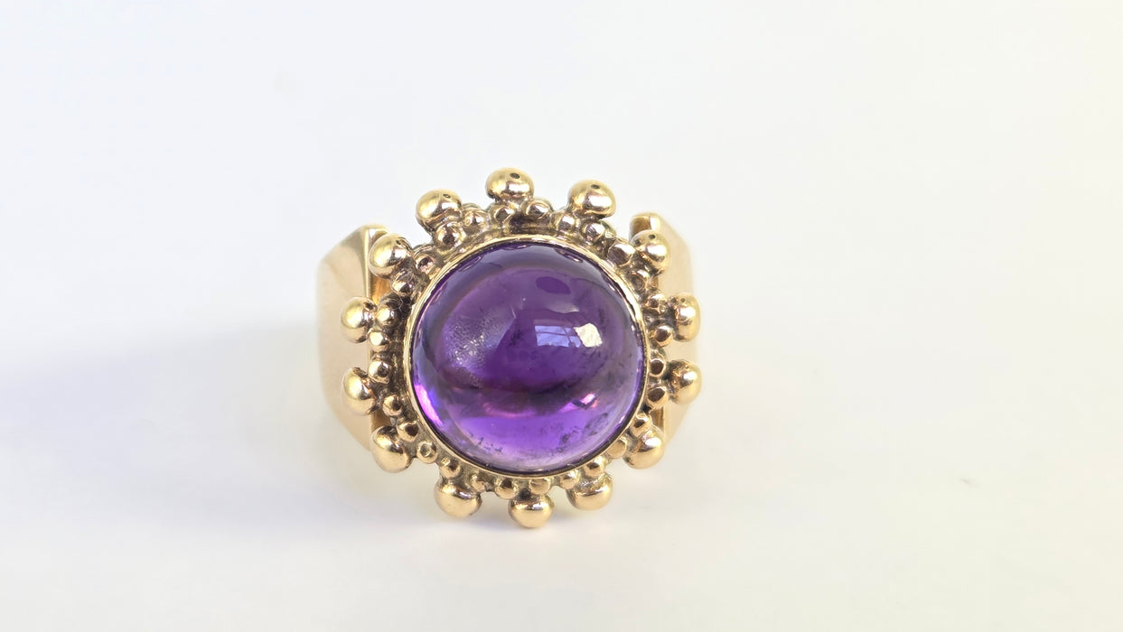 Vintage: 9ct Gold Round Cabochon Amethyst Cocktail Ring — From 1970