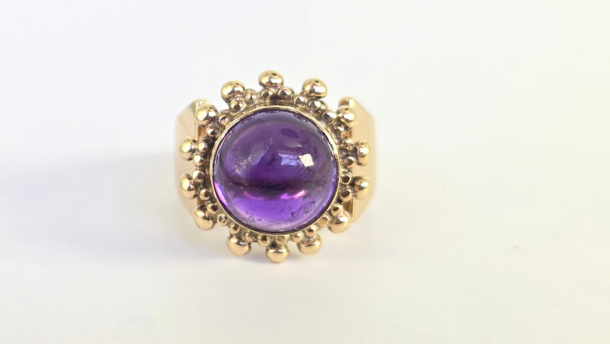 Vintage: 9ct Gold Round Cabochon Amethyst Cocktail Ring — From 1970