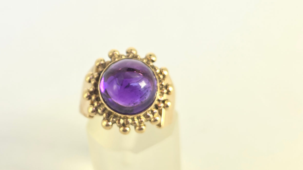 Vintage: 9ct Gold Round Cabochon Amethyst Cocktail Ring — From 1970
