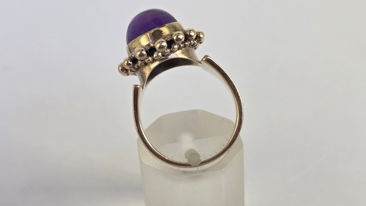 Vintage: 9ct Gold Round Cabochon Amethyst Cocktail Ring — From 1970