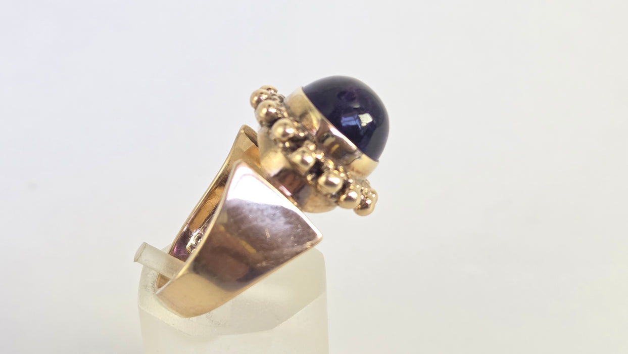 Vintage: 9ct Gold Round Cabochon Amethyst Cocktail Ring — From 1970