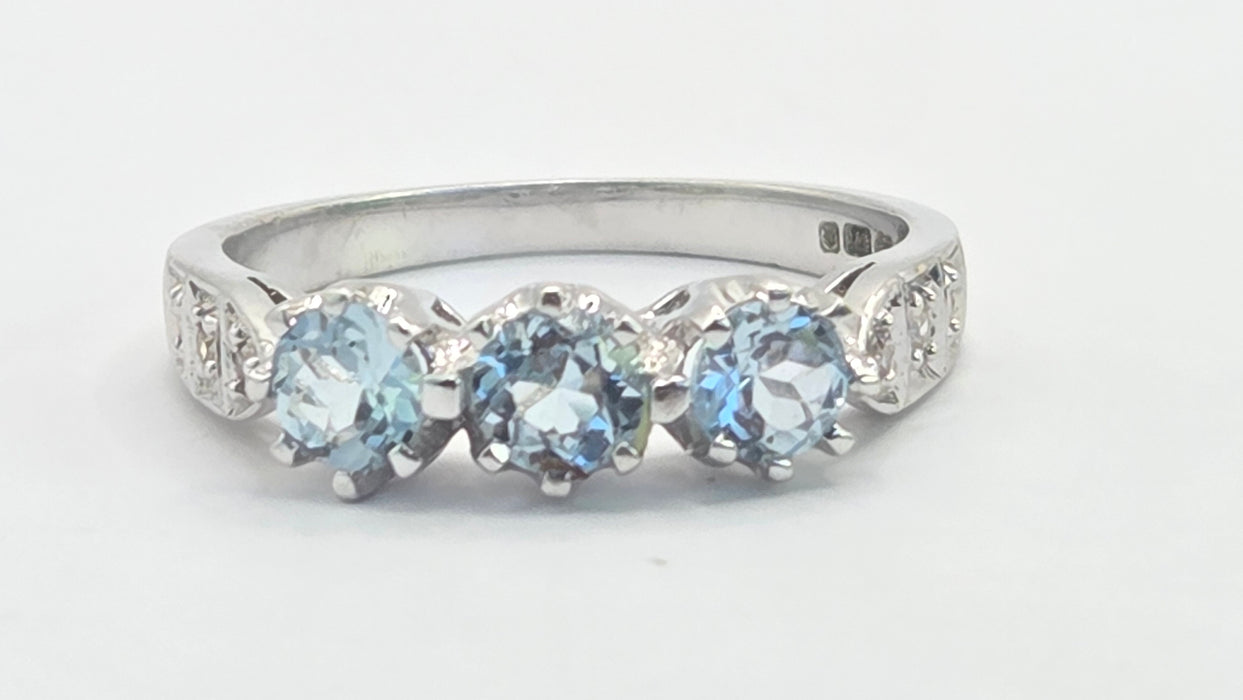 Vintage: 9ct White Gold Blue Topaz & Diamond Trilogy Ring