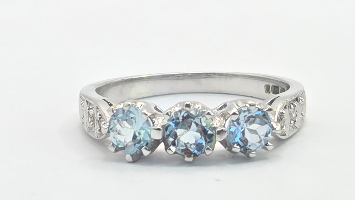 Vintage: 9ct White Gold Blue Topaz & Diamond Trilogy Ring