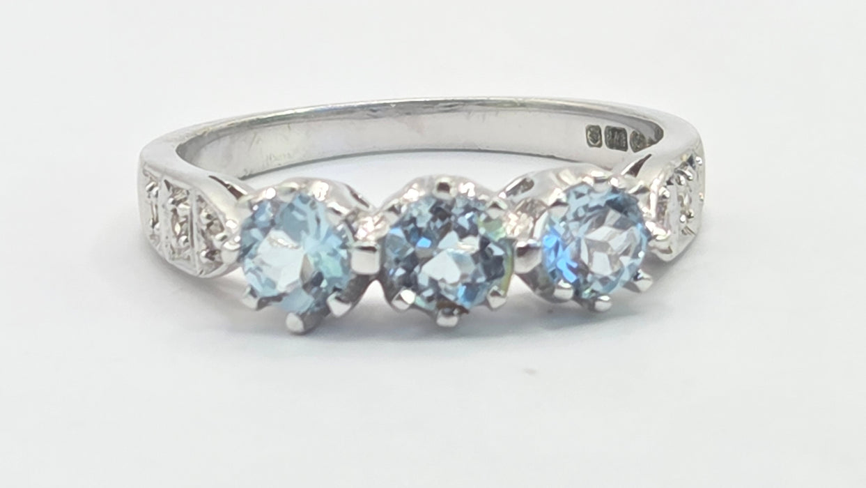 Vintage: 9ct White Gold Blue Topaz & Diamond Trilogy Ring