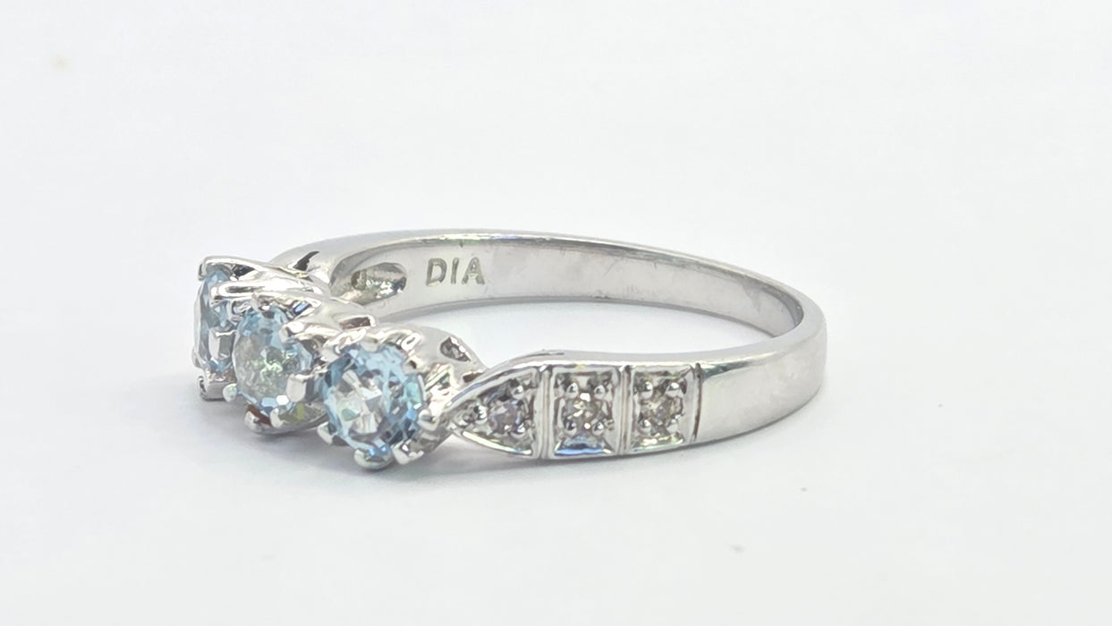 Vintage: 9ct White Gold Blue Topaz & Diamond Trilogy Ring