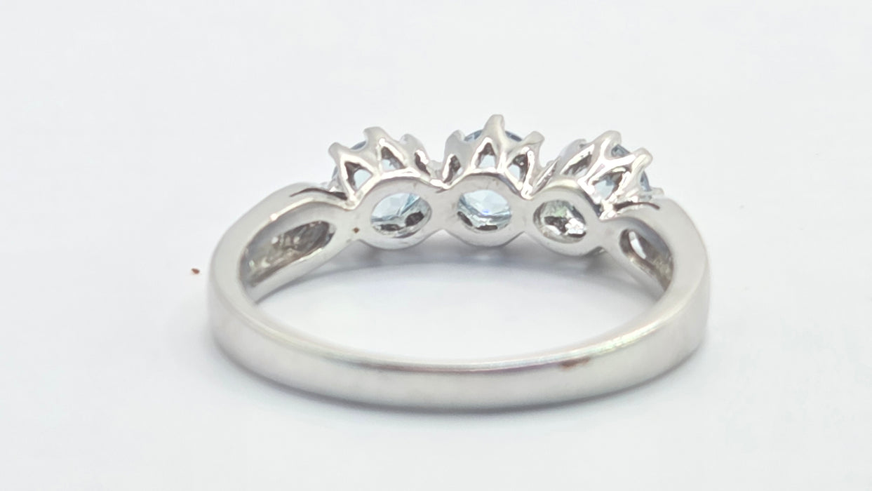 Vintage: 9ct White Gold Blue Topaz & Diamond Trilogy Ring