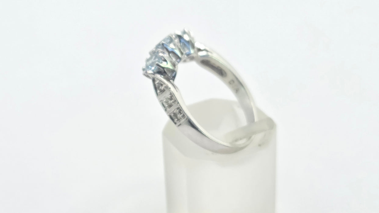 Vintage: 9ct White Gold Blue Topaz & Diamond Trilogy Ring