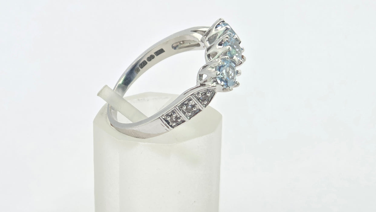 Vintage: 9ct White Gold Blue Topaz & Diamond Trilogy Ring