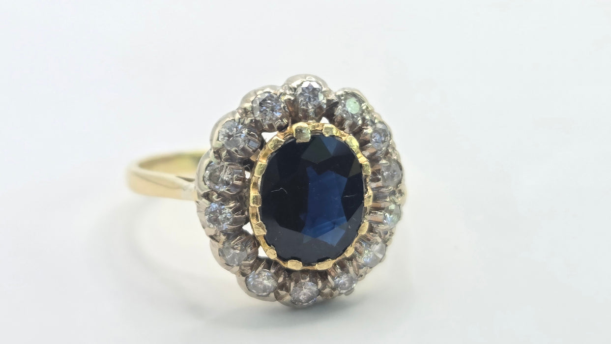 Vintage: 18ct Gold Sapphire & Diamond Oval Cluster Ring — 0.35ct