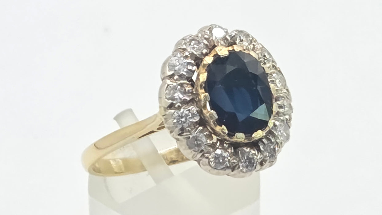 Vintage: 18ct Gold Sapphire & Diamond Oval Cluster Ring — 0.35ct