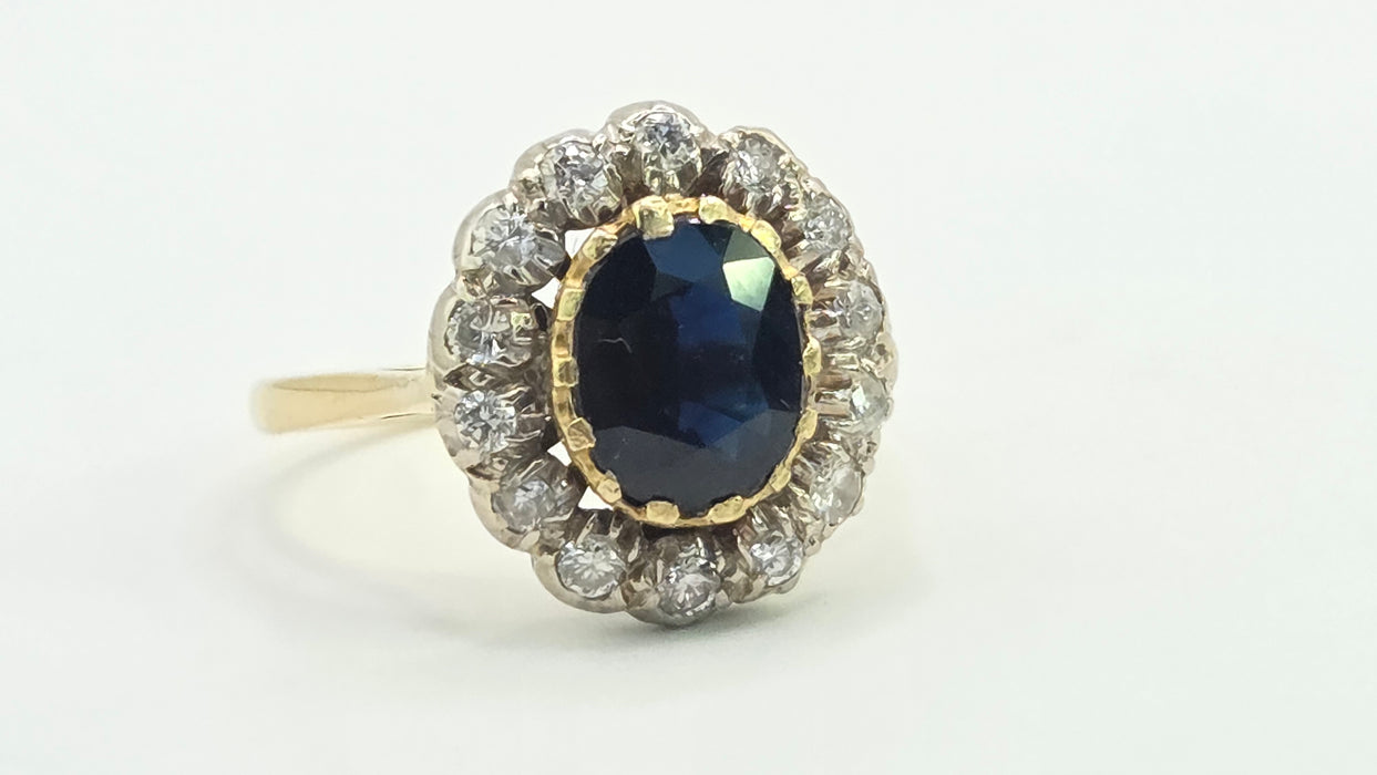 Vintage: 18ct Gold Sapphire & Diamond Oval Cluster Ring — 0.35ct