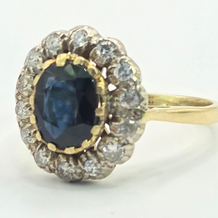 Vintage: 18ct Gold Sapphire & Diamond Oval Cluster Ring — 0.35ct