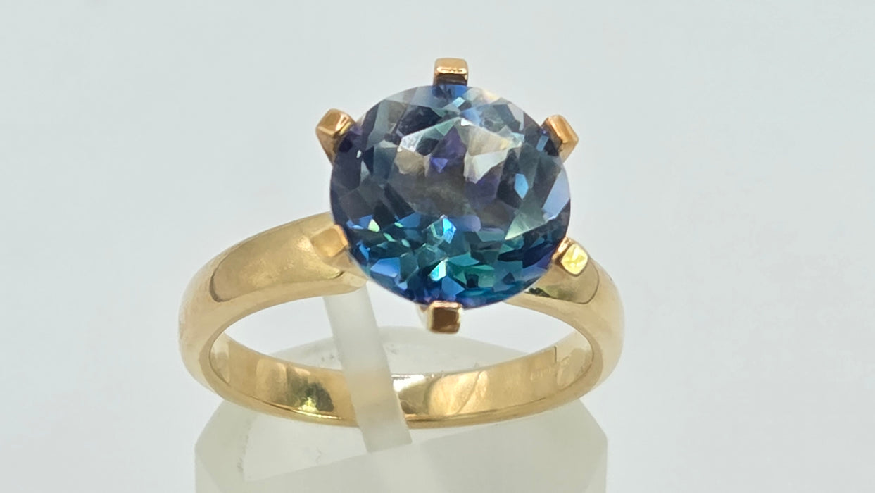 Vintage: 9ct Gold Colour-Change Sapphire Solitaire Ring