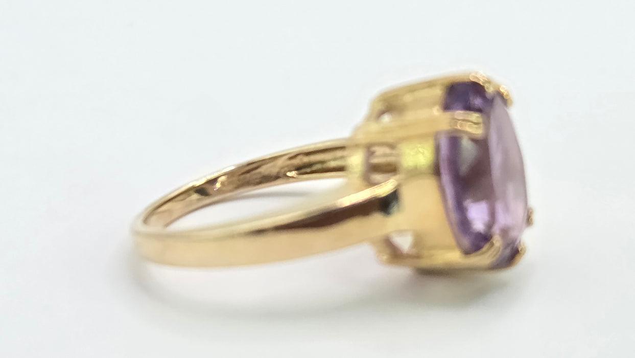 Vintage: 9ct Gold Oval Amethyst Solitaire Ring