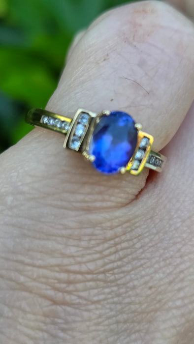 Vintage: 18ct Yellow Gold Tanzanite (1.15ct) & Diamond Dress Ring