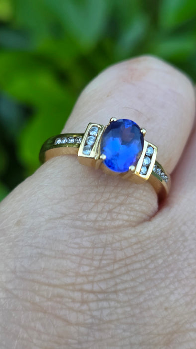 Vintage: 18ct Yellow Gold Tanzanite (1.15ct) & Diamond Dress Ring