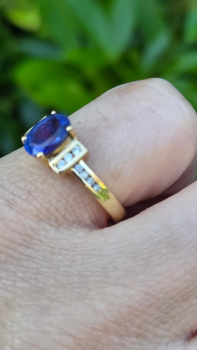 Vintage: 18ct Yellow Gold Tanzanite (1.15ct) & Diamond Dress Ring