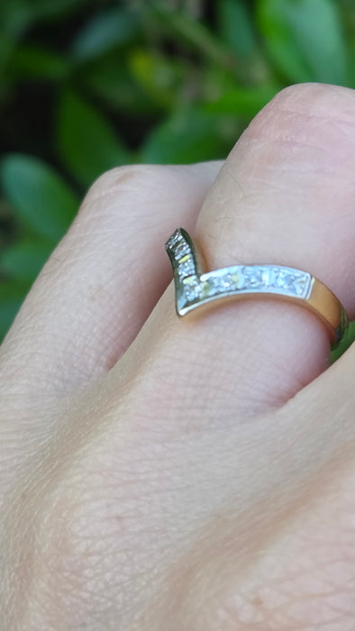 Vintage: 18ct Yellow Gold Seven Diamond Wishbone Ring — From 1978