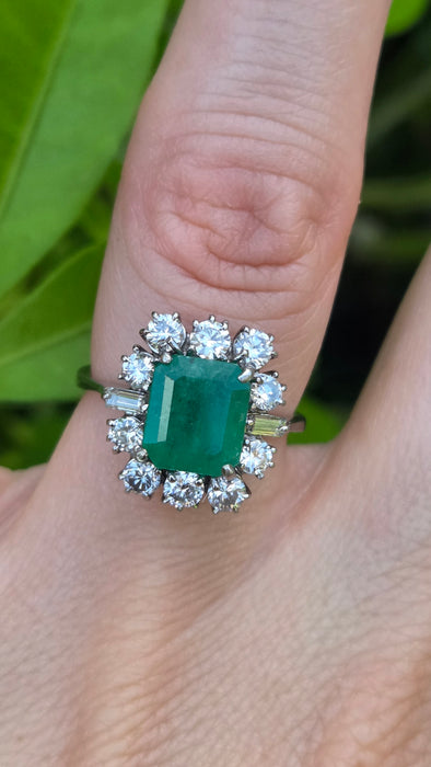 Vintage: 18ct White Gold Emerald & Diamond Dress Ring - Sensational