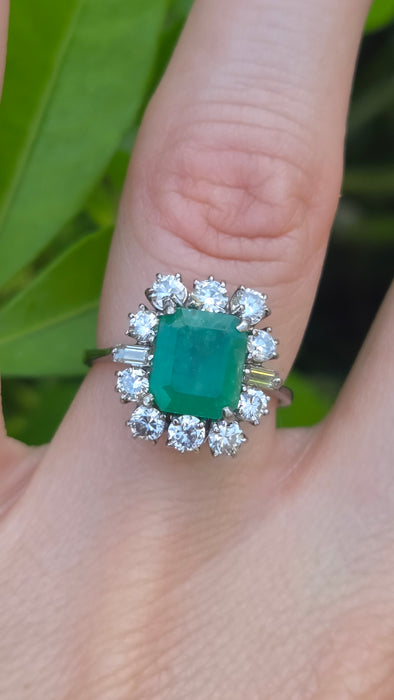 Vintage: 18ct White Gold Emerald & Diamond Dress Ring - Sensational