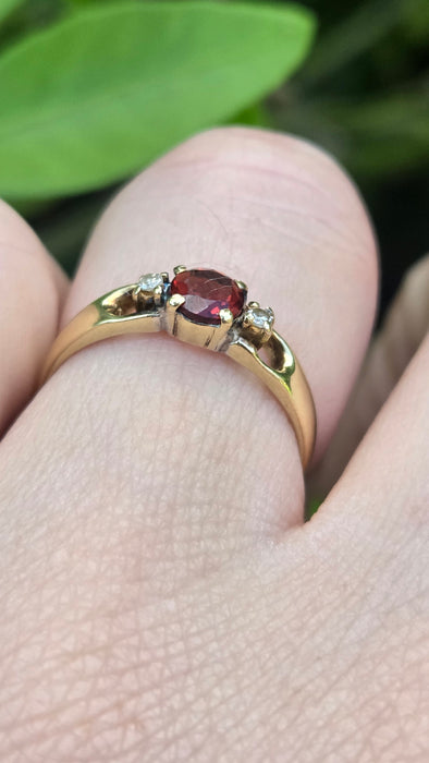 Vintage: 14ct Yellow Gold Orange Citrine & Twin Diamond Ring
