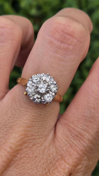 Vintage: 18ct Gold Diamond Daisy Cluster Ring — 1.00ct